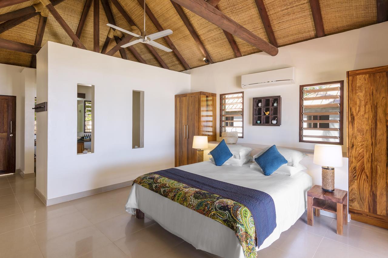 Eratap Beach Resort Port-Vila Extérieur photo
