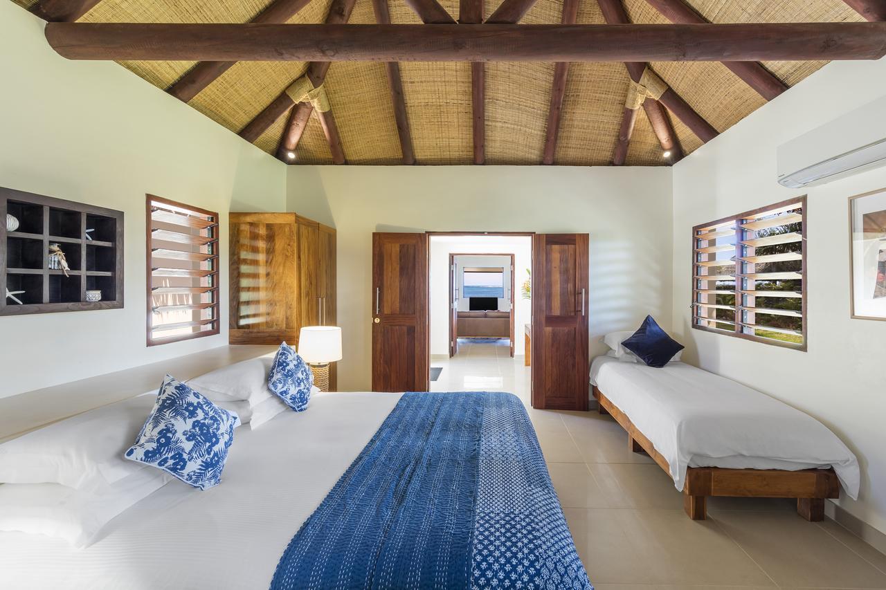 Eratap Beach Resort Port-Vila Extérieur photo